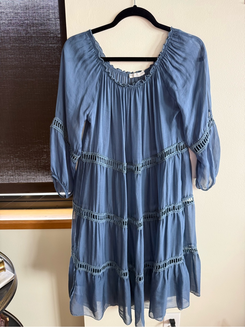 Baci Blue Silk Sheer Tiered Bell
Sleeve Boho Whimsical
Fairygoth Feminine XS